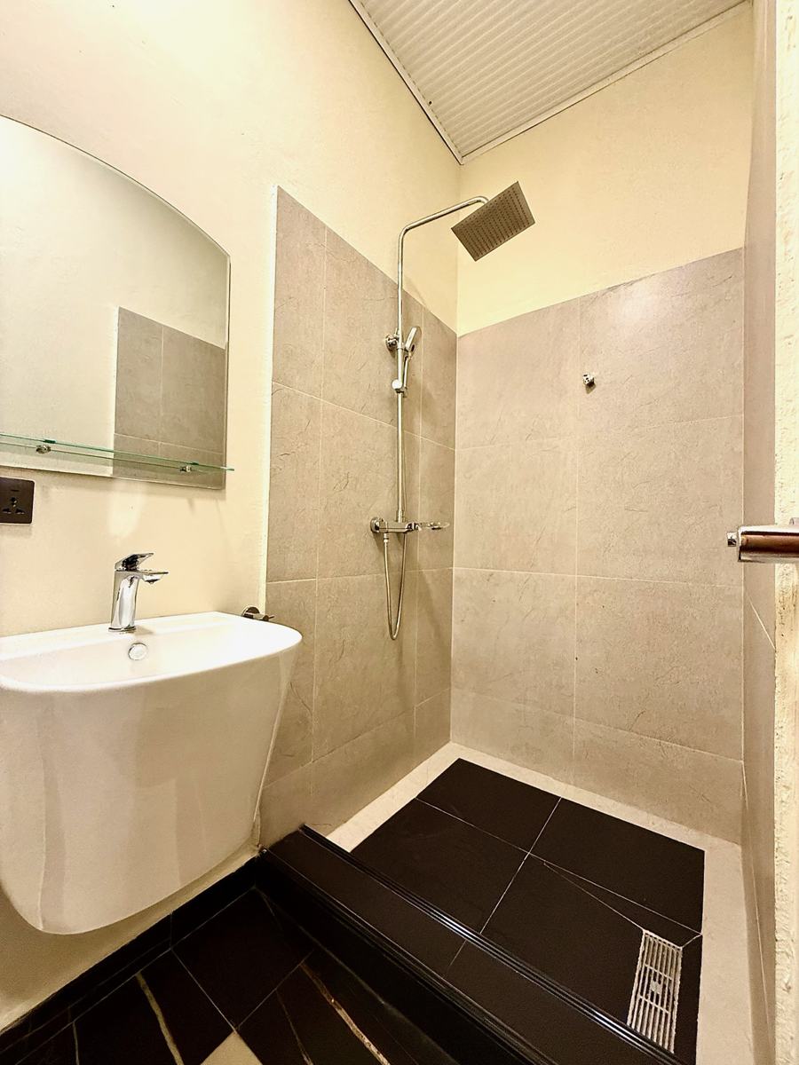 Luxury 1 bedroom, Bathroom with rain shower