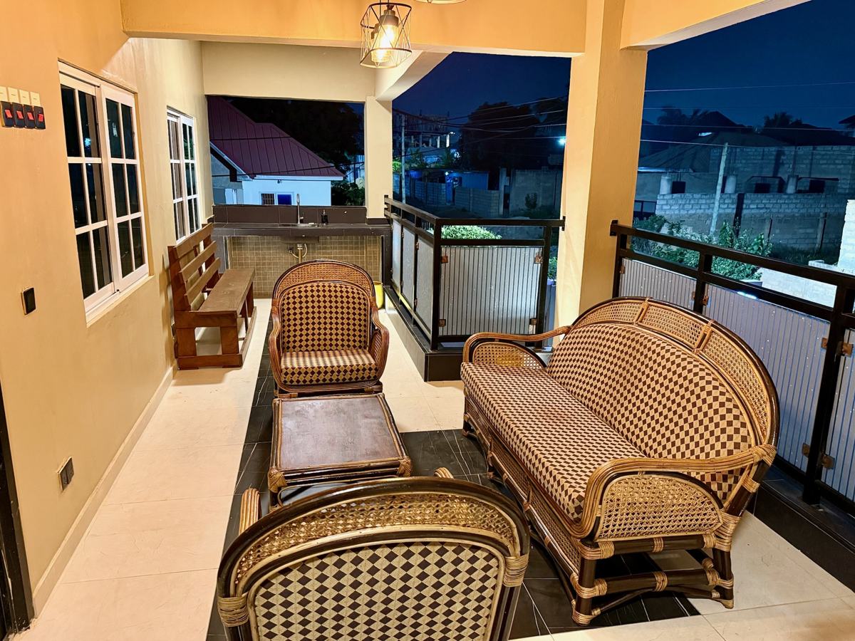 Luxury 1 bedroom, Front porch with multiple seating area
